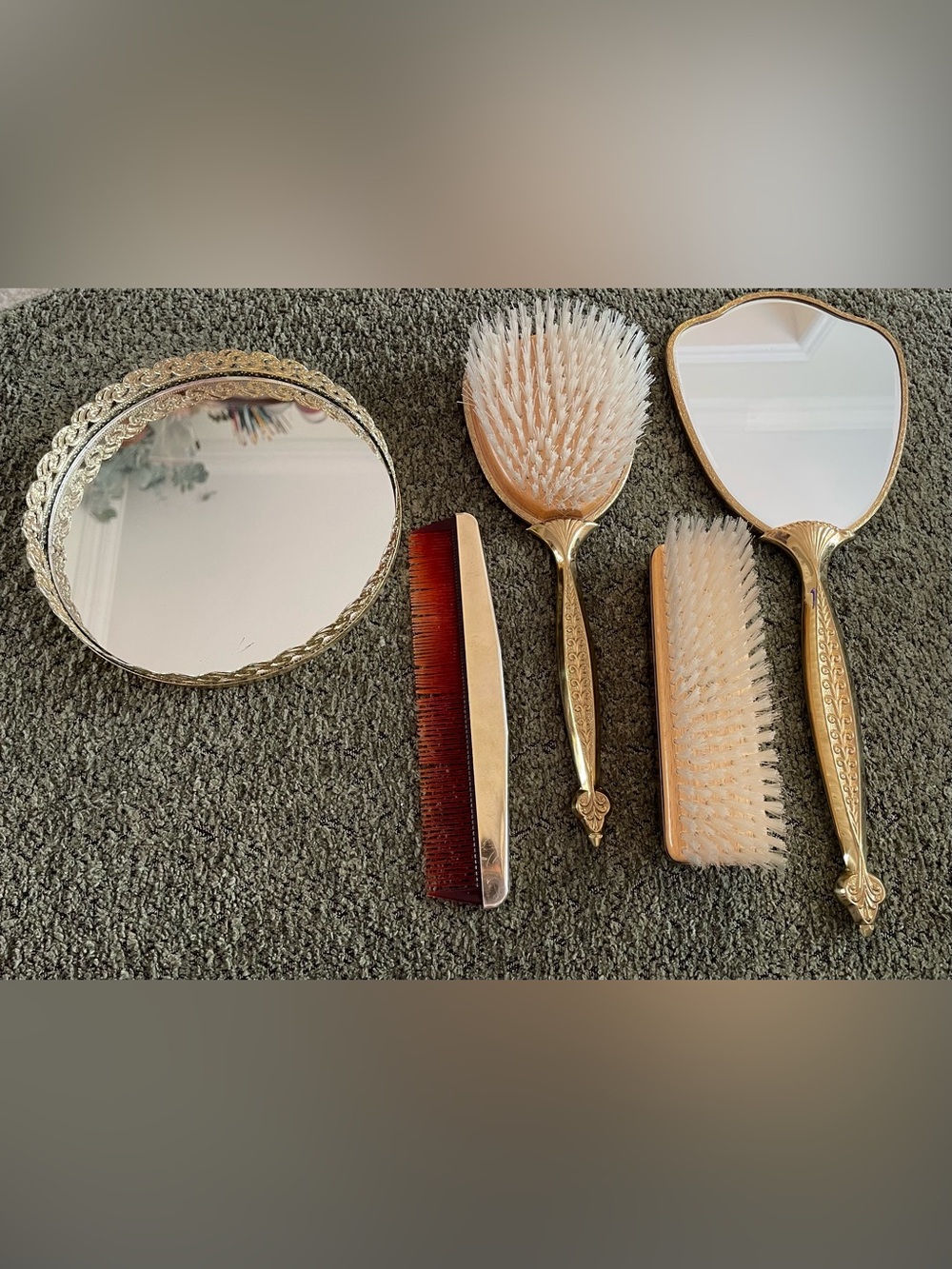 5pc. Vintage Vanity Set Brush,comb,mirror,clothes brush& Tray